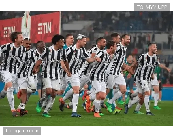 尤文图斯边路进攻火力全开,状态回暖迎战关键战役力争逆袭 尤文图斯边路进攻火力全开,状态回暖迎战关键战役力争逆袭