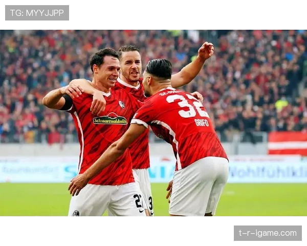 德甲大黄蜂状态火热迎战劲敌,球迷期待主场全取三分 德甲大黄蜂状态火热迎战劲敌,球迷期待主场全取三分