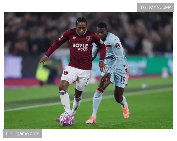 利兹联本赛季防守数据表现稳健，失球数处于联赛中游水平